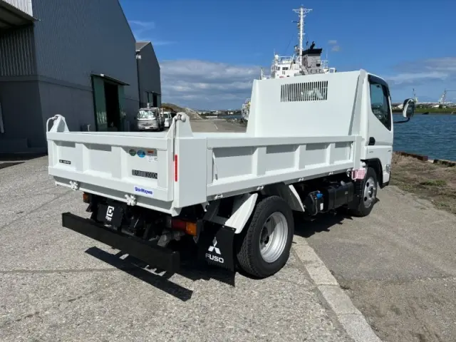 三菱 キャンター 2RG-FBA60(2WD)の写真4