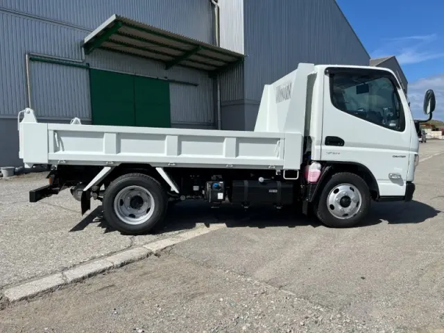 三菱 キャンター 2RG-FBA60(2WD)の写真5