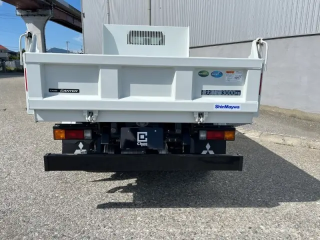 三菱 キャンター 2RG-FBA60(2WD)の写真6