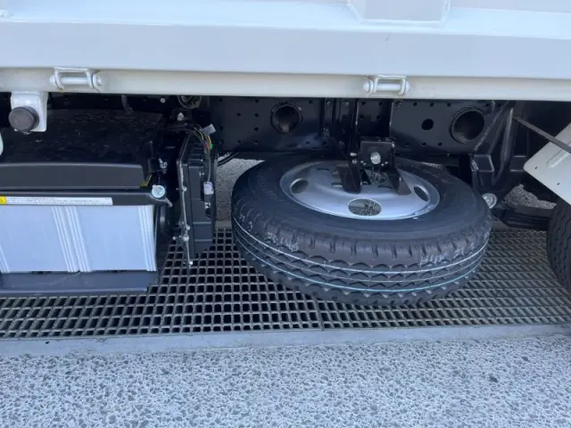 三菱 キャンター 2RG-FBA60(2WD)の写真24