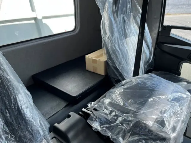 三菱 ファイター 2KG-FK62F(2WD)の写真9