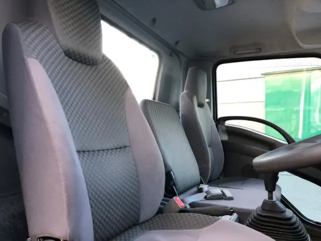 いすゞ フォワード TKG-FRR90S2(2WD)の写真10