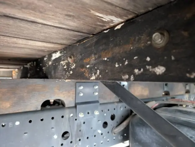 いすゞ フォワード TKG-FRR90S2(2WD)の写真28