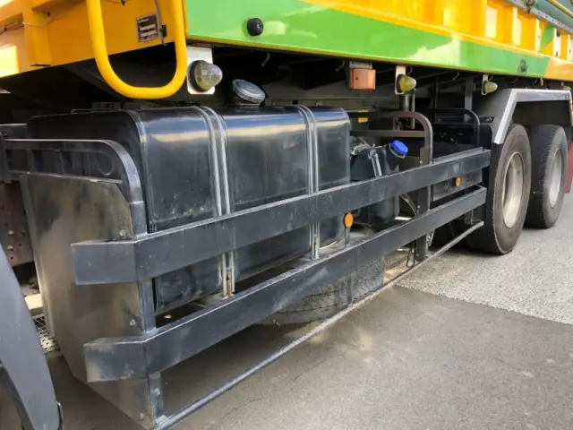 日野 プロフィア QKG-FS1EPBA(6x4)の写真18