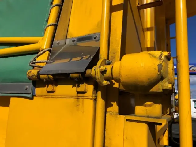 日野 プロフィア QKG-FS1EPBA(6x4)の写真28