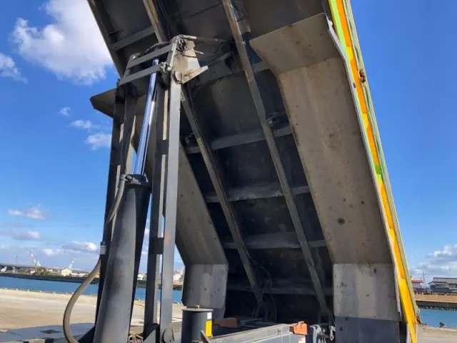 日野 プロフィア QKG-FS1EPBA(6x4)の写真32