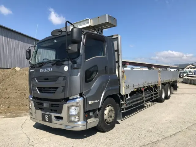 いすゞ ギガ QPG-CYL77B(6x2)の写真1