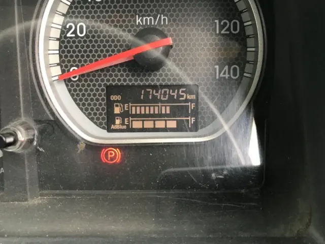 いすゞ ギガ QPG-CYL77B(6x2)の写真7