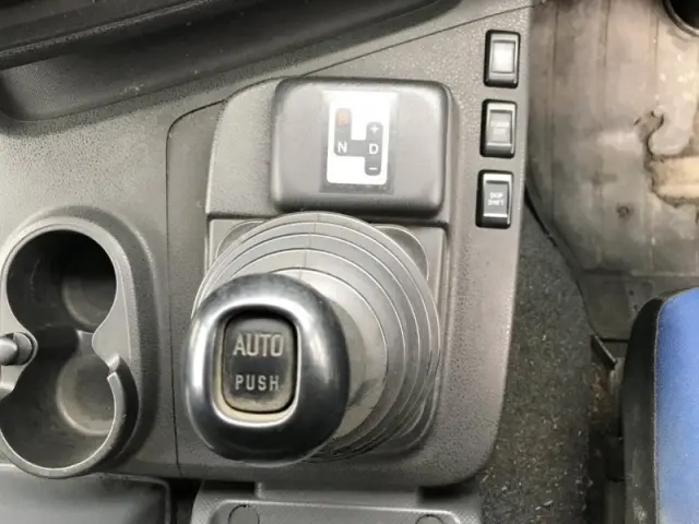 いすゞ ギガ QPG-CYL77B(6x2)の写真10