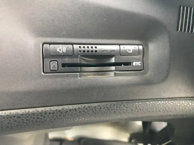 いすゞ ギガ QPG-CYL77B(6x2)の写真14