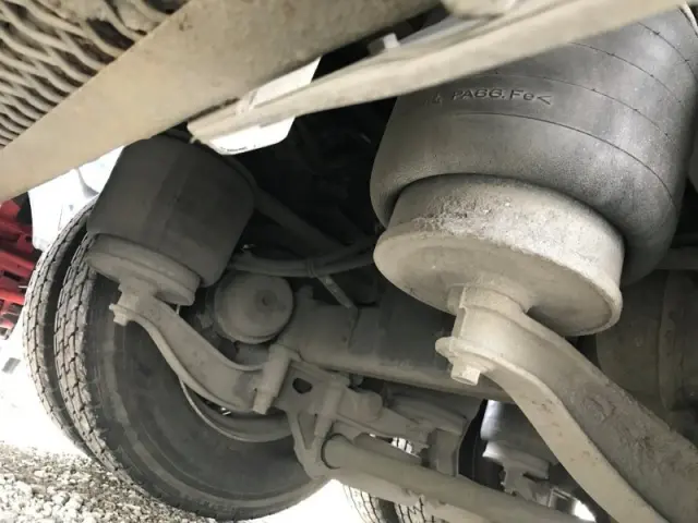 いすゞ ギガ QPG-CYL77B(6x2)の写真28