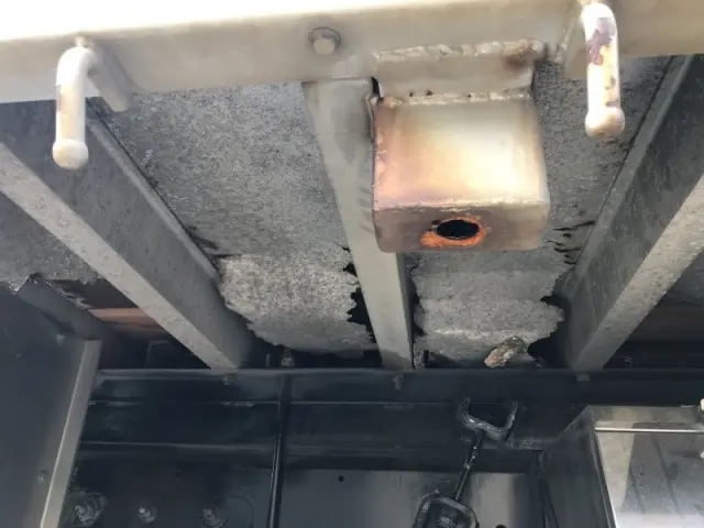 いすゞ ギガ QPG-CYL77B(6x2)の写真35