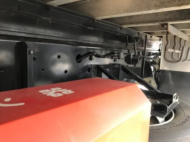 いすゞ ギガ QPG-CYL77B(6x2)の写真38