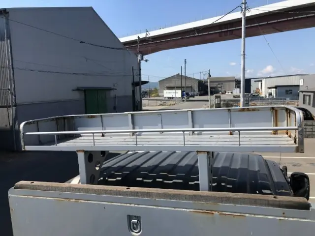 いすゞ ギガ QPG-CYL77B(6x2)の写真45