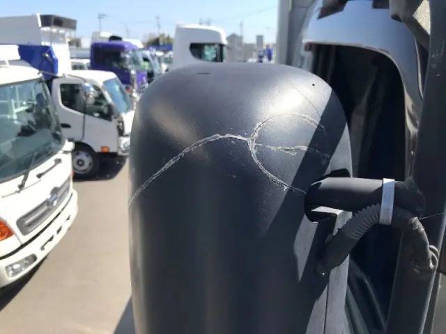 いすゞ ギガ QPG-CYL77B(6x2)の写真47