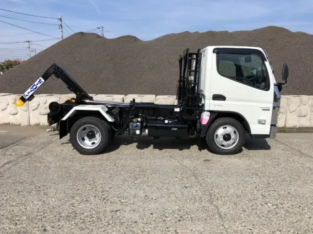 三菱 キャンター 2RG-FBAV0(2WD)の写真7