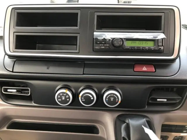 三菱 キャンター 2RG-FBAV0(2WD)の写真10