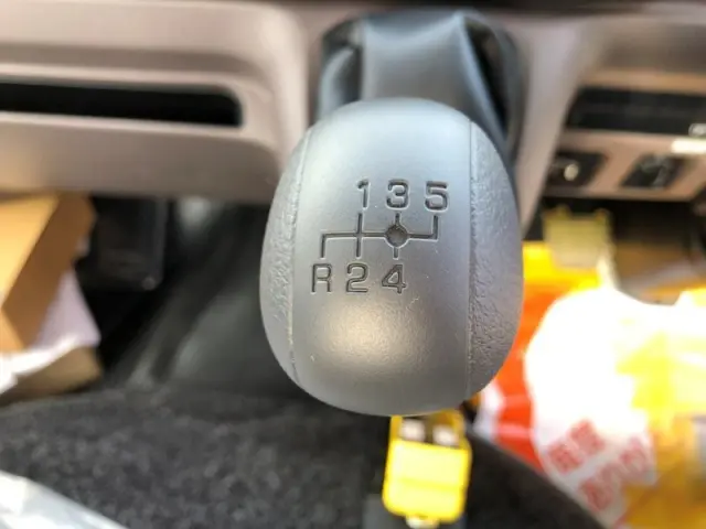 三菱 キャンター 2RG-FBAV0(2WD)の写真11