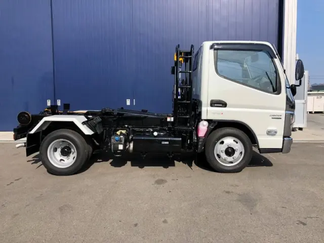 三菱 キャンター 2RG-FBAV0(2WD)の写真5