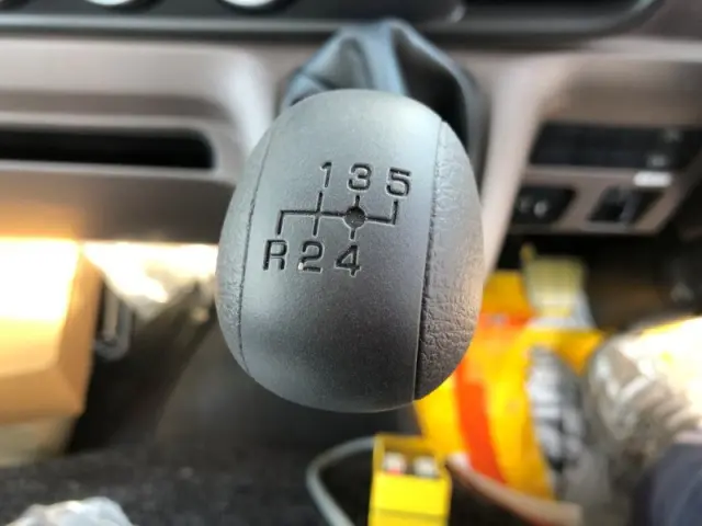 三菱 キャンター 2RG-FBAV0(2WD)の写真10