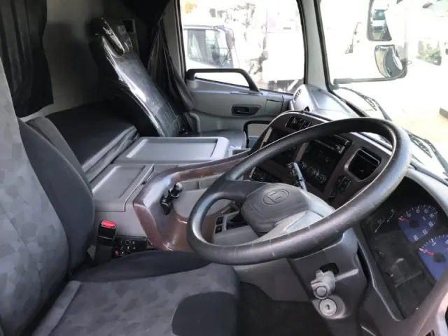 UD クオン QPG-CG5ZA(8x4)の写真8