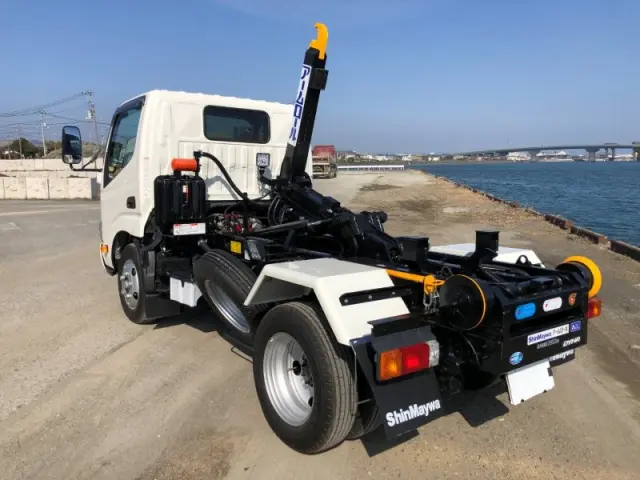 トヨタ ダイナ 2KG-XZU605の写真4