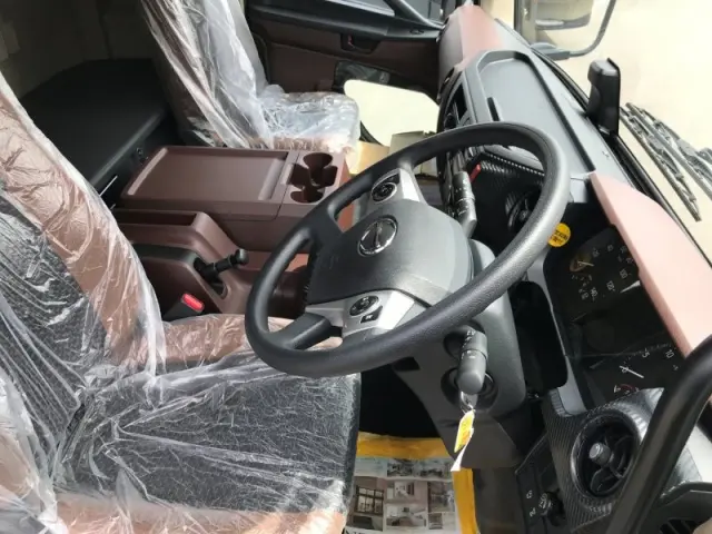 日野 レンジャー 2DG-GK2ABA(6x4)の写真7