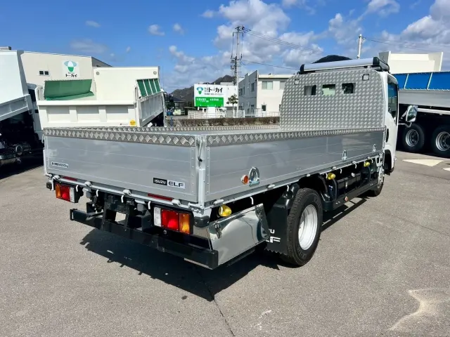 いすゞ エルフ 2RG-NMR88AC(2WD)の写真4