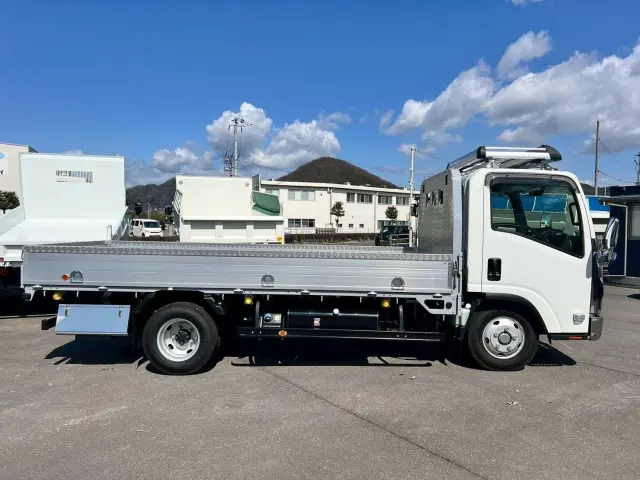 いすゞ エルフ 2RG-NMR88AC(2WD)の写真5