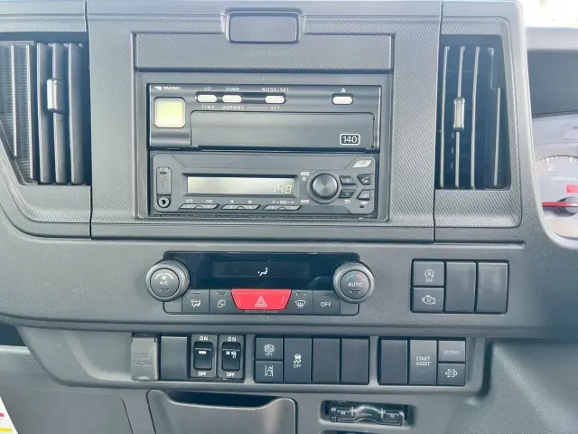 いすゞ エルフ 2RG-NMR88AC(2WD)の写真14