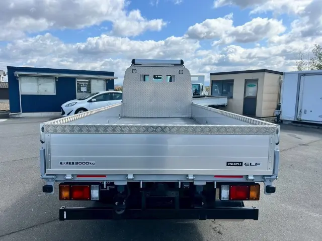 いすゞ エルフ 2RG-NMR88AC(2WD)の写真27