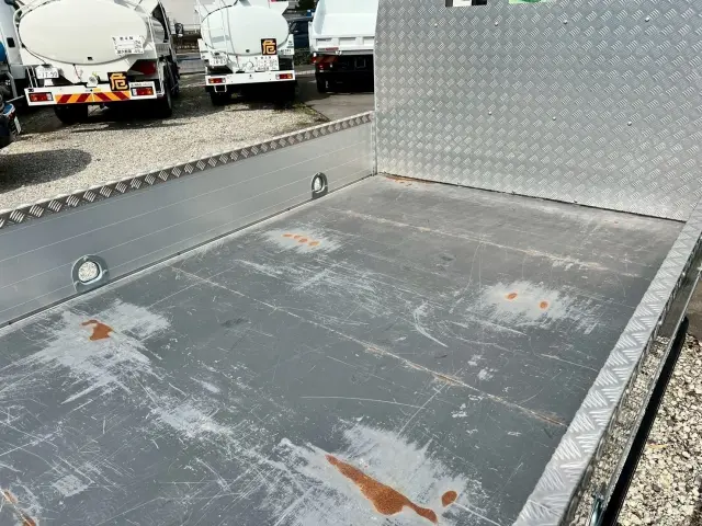 いすゞ エルフ 2RG-NMR88AC(2WD)の写真28