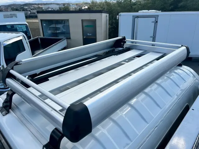 いすゞ エルフ 2RG-NMR88AC(2WD)の写真30