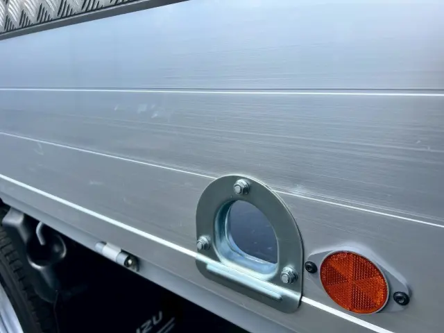 いすゞ エルフ 2RG-NMR88AC(2WD)の写真33