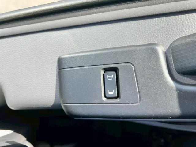 いすゞ エルフ 2RG-NMR88AC(2WD)の写真36