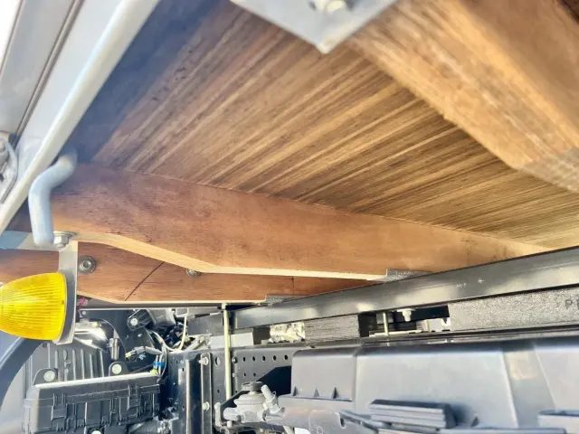 いすゞ エルフ 2RG-NMR88AC(2WD)の写真40