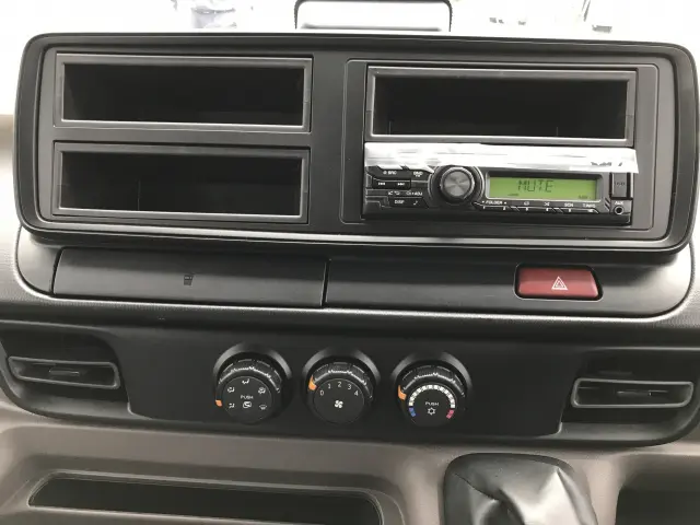 三菱 キャンター 2RG-FBA20(2WD)の写真10