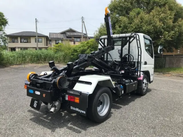 三菱 キャンター 2RG-FBAV0(2WD)の写真4