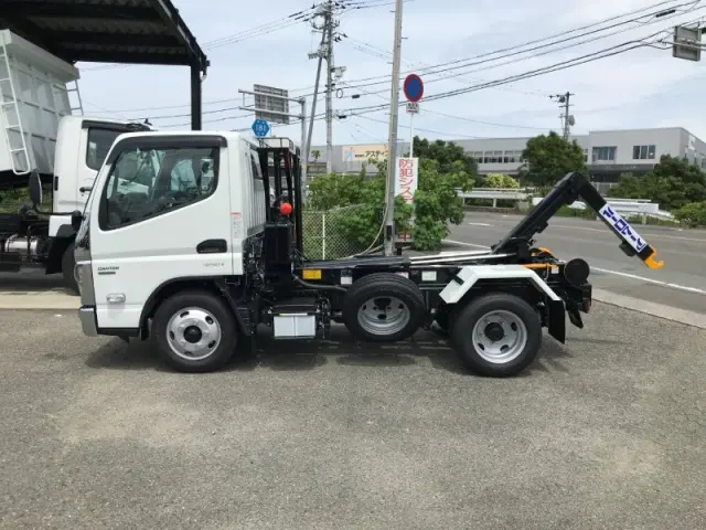 三菱 キャンター 2RG-FBAV0(2WD)の写真6