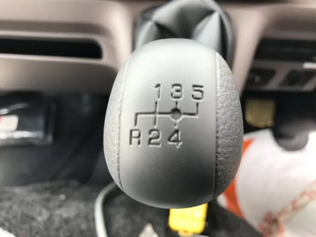 三菱 キャンター 2RG-FBAV0(2WD)の写真14