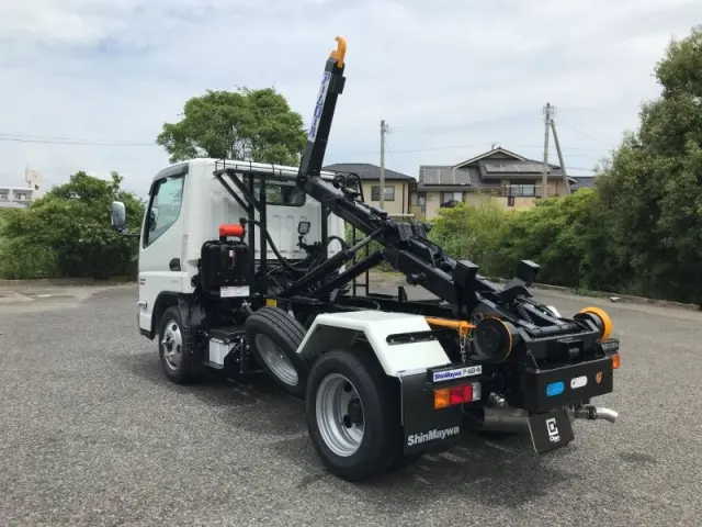 三菱 キャンター 2RG-FBAV0(2WD)の写真3