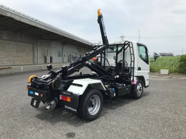 三菱 キャンター 2RG-FBAV0(2WD)の写真4