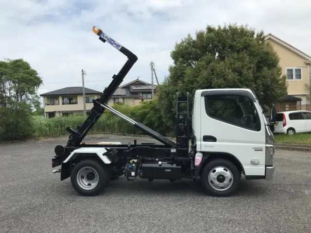三菱 キャンター 2RG-FBAV0(2WD)の写真5