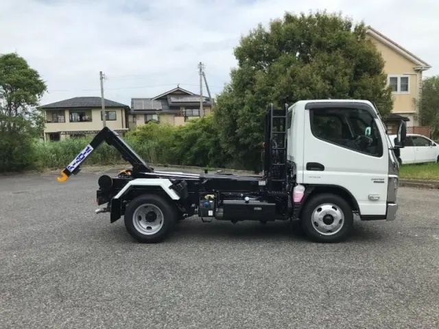 三菱 キャンター 2RG-FBAV0(2WD)の写真6