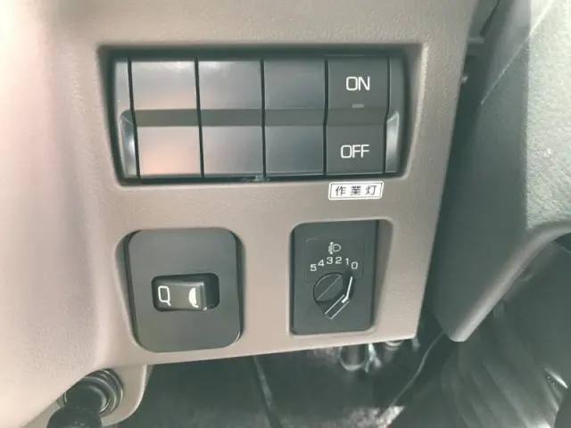 三菱 キャンター 2RG-FBAV0(2WD)の写真11