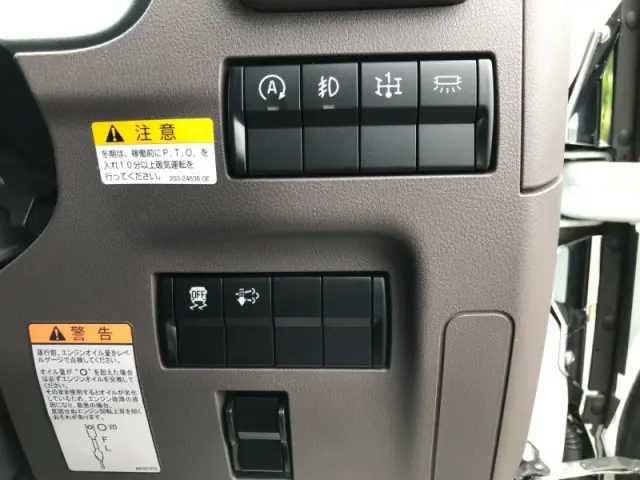 三菱 キャンター 2RG-FBAV0(2WD)の写真12