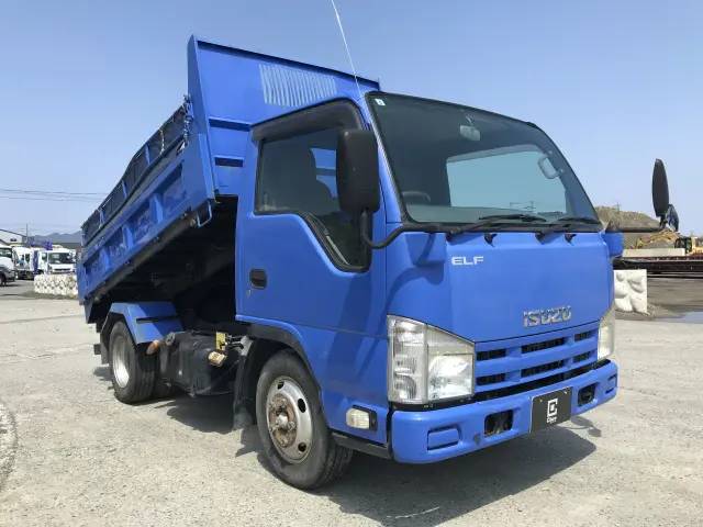 いすゞ エルフ BKG-NKR85AN(2WD)の写真2