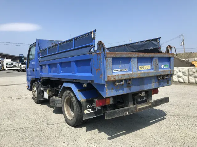 いすゞ エルフ BKG-NKR85AN(2WD)の写真3