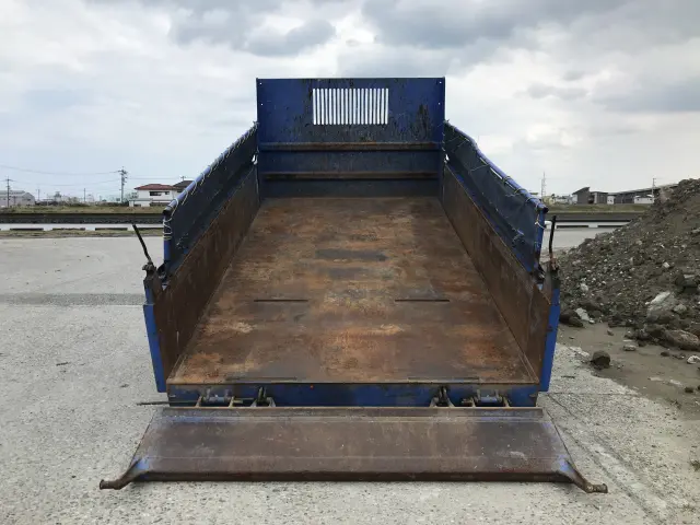 いすゞ エルフ BKG-NKR85AN(2WD)の写真7