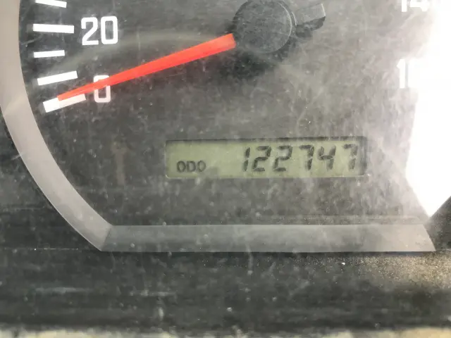 いすゞ エルフ BKG-NKR85AN(2WD)の写真9